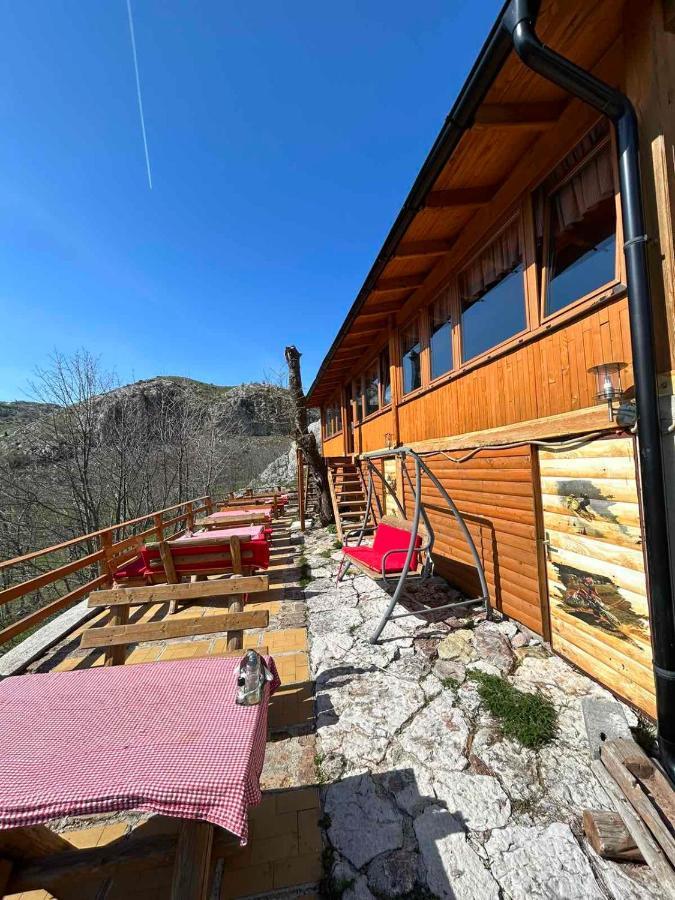Bed And Breakfast Umoljani ภายนอก รูปภาพ